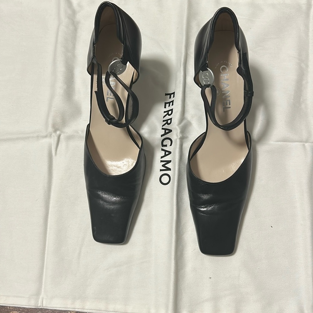 CHANEL Elegant Black Heels with Strap - Picture 3 of 17